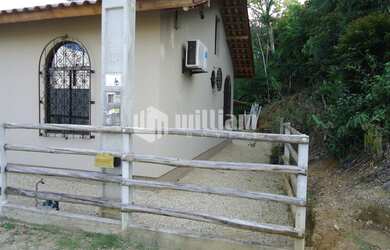 Imagem 5: ![CDATA[CASA COM ÓTIMA LOCALIZAÇÃO A POUCOS MINUTOS DO CENTRO ]]