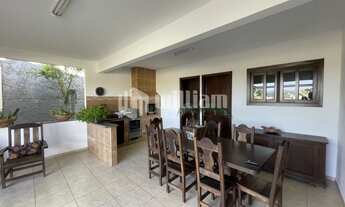 Imagem 5: ![CDATA[CASA COM 4 QUARTOS SENDO UMA SUITE MASTER, NO CENTRO DE BRUSQUE ]]