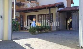 Imagem: ! CDATA CASA SEMI MOBILIADA DE 4 DORMITÓRIOS