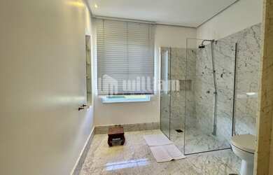 Imagem 7: ![CDATA[CASA DE ALTÍSSIMO PADRÃO NO CENTRO DE BRUSQUE]]