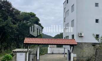 Imagem 2: ![CDATA[APARTAMENTO 2 QUARTOS SEMI MOBILIADO A 5KM DO CENTRO ]]