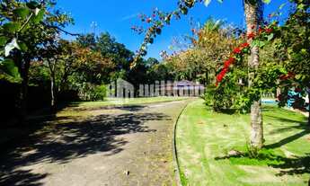 Imagem: ! CDATA LINDO SÍTIO COM PISCINA NO BAIRRO