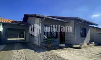 Imagem: ! CDATA AMPLA CASA COM 3 DORMITÓRIOS