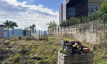 Imagem 5: ![CDATA[TERRENO NA PRIMEIRO DE MAIO]]