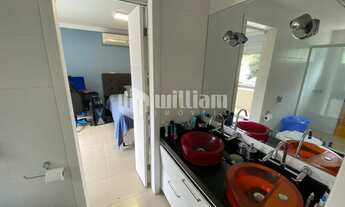 Imagem 2: ![CDATA[LINDA CASA COM 2 SUÍTES 2 DORMITÓRIOS EM PORTO BELO PRÓXIMO A 200MTS DO MAR]]