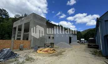 Imagem: ! CDATA AMPLO GALPÃO COM 900M² - BATEAS