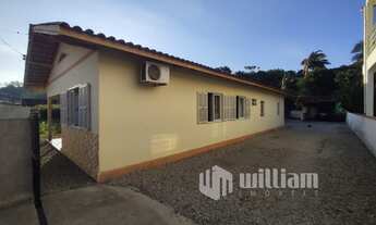 Imagem 2: ![CDATA[DUAS CASAS EM UM TERRENO NA GERAL DA GUABIRUBA SUL]]