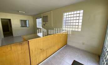 Imagem 3: ![CDATA[SALA COMERCIAL PARA LOCAÇÃO NO BAIRRO SANTA TEREZINHA]]