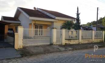 Imagem: Casa na Guabiruba com 3 Dormitórios sendo