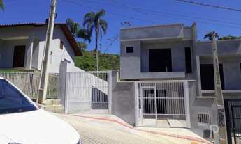 Imagem 2: Sobrado no Zantão com uma suite mais 2 Dormitórios