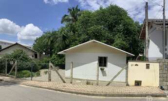 Imagem: TERRENO DE 270 M2 COM CASA PRÉ MOLDADA