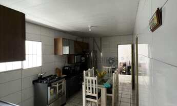 Imagem 2: Casa a Venda em Mangabeira : 3 Quartos, 1 Suíte, sala de estar e jantar com 3 Vagas de Gar