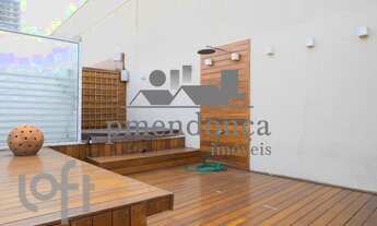 Imagem 2: 3 dormitórios, 1 suítes, 5 banheiro, 3 vagas na garagem