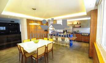 Imagem: 4 dormitórios, 4 suíte, 6 banheiro, 2