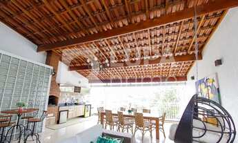 Imagem 2: 6 dormitórios na Rua Iacanga