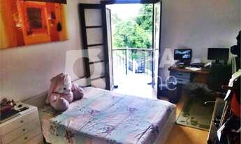 Imagem 4: 4 dormitórios na Rua José Dos Santos Castro