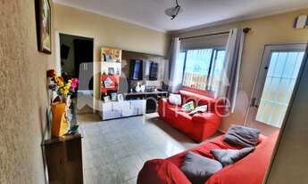 Imagem 2: 4 dormitórios, 2 banheiro, 1 vaga na garagem