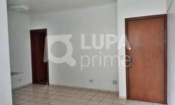 Imagem 2: 3 dormitórios, 1 suítes, 2 banheiro, 1 vaga na garagem