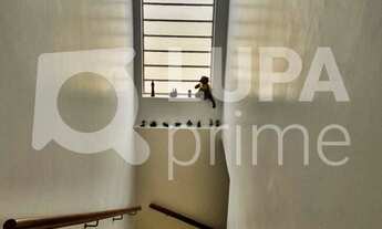 Imagem 3: 3 dormitórios, 1 suítes, 4 banheiro, 2 vagas na garagem