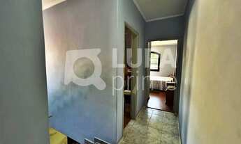 Imagem 2: 4 dormitórios, 1 suítes, 4 banheiro, 2 vagas na garagem