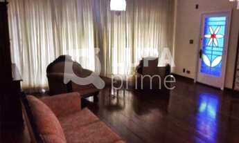 Imagem: 4 dormitórios na Rua Joaquim Pereira De