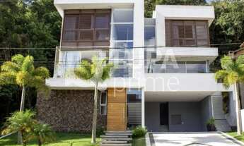 Imagem: 4 dormitórios, 4 suíte, 6 banheiro