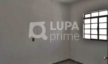 Imagem 3: 2 dormitórios, 1 banheiros, 1 vaga na garagem