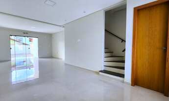 Imagem 3: Sobrado geminado com 3 dormitórios sendo 1 suíte à venda no bairro Bom Retiro em Joinville