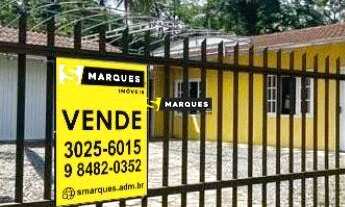 Imagem: Casa com fogão á lenha e amplo terreno