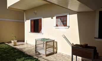 Imagem 2: Sobrado com 04 dorms sendo 03 suítes, À venda, Res. Santa Paula, JACAREÍ SP