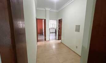 Imagem 4: Casa à venda em Barbacena com 3 dormitórios sendo 1 suíte no Santa Cecília