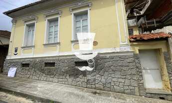 Imagem 3: Casa à venda em Barbacena com 5 dormitórios sendo 2 suítes no bairro São José