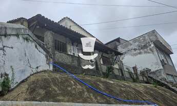Imagem 2: Casa à venda em Barbacena com 4 dormitórios sendo 1 suíte no Centro