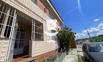 Imagem 2: Casa à venda em Barbacena com 4 dormitórios no bairro Grogotó