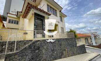 Imagem 2: Casa com à venda em Barbacena com 4 dormitórios e 216m de área total no Centro