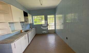 Imagem 4: Casa à venda em Barbacena com 4 dormitórios sendo 1 suíte no bairro Grogotó