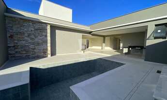 Imagem: Casa à venda com 4 quartos, sendo 2 suítes