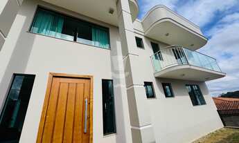 Imagem: Casa à venda com 4 quartos, sendo 2 suítes