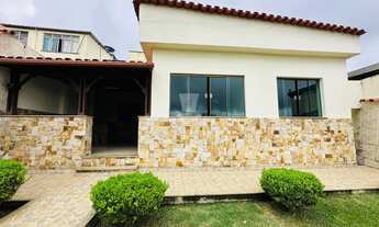 Imagem: Casa à venda com 4 quartos, sendo 1 suíte