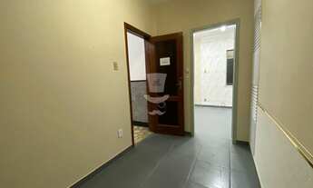 Imagem 3: Sala Pronta para Consultório no Centro com Banheiro Privativo e Armário