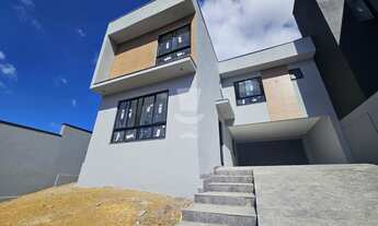 Imagem: Casa à venda com 3 quartos, sendo 1 suíte