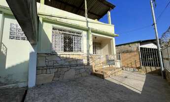 Imagem: Casa à venda com 4 quartos sendo 1 suíte