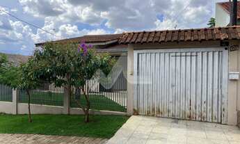 Imagem 2: Casa com 182,40 m e 360,00 m de terreno, localizada no Jardim Bressan