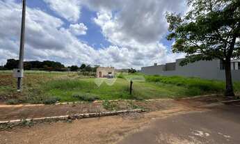 Imagem: Terreno com 606,52 m 15,22 x 39,85 frente