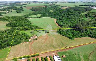 Imagem 2: Área de 3 Alqueires - Possui energia - mina d´agua e água de poço artesiano comunitário c