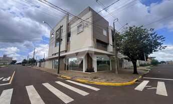 Imagem 1: Excelente Sala Comercial, com 220 m de esquina - Possui Mezanino - 02 Banheiros