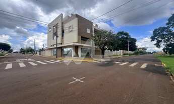 Imagem 2: Excelente Sala Comercial, com 220 m de esquina - Possui Mezanino - 02 Banheiros