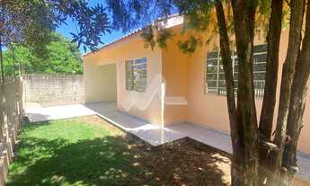 Imagem 4: Casa para venda no Jardim Gisela, contendo uma suíte e mais dois quartos, sala e cozinha