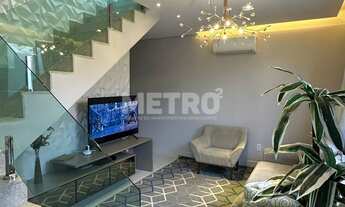 Imagem: Triplex com móveis planejados à venda