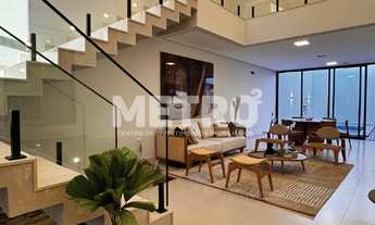 Imagem 3: Casa à venda, 4 Suítes, 3 com varanda, sendo a Suíte Master ampla com jacuzzi